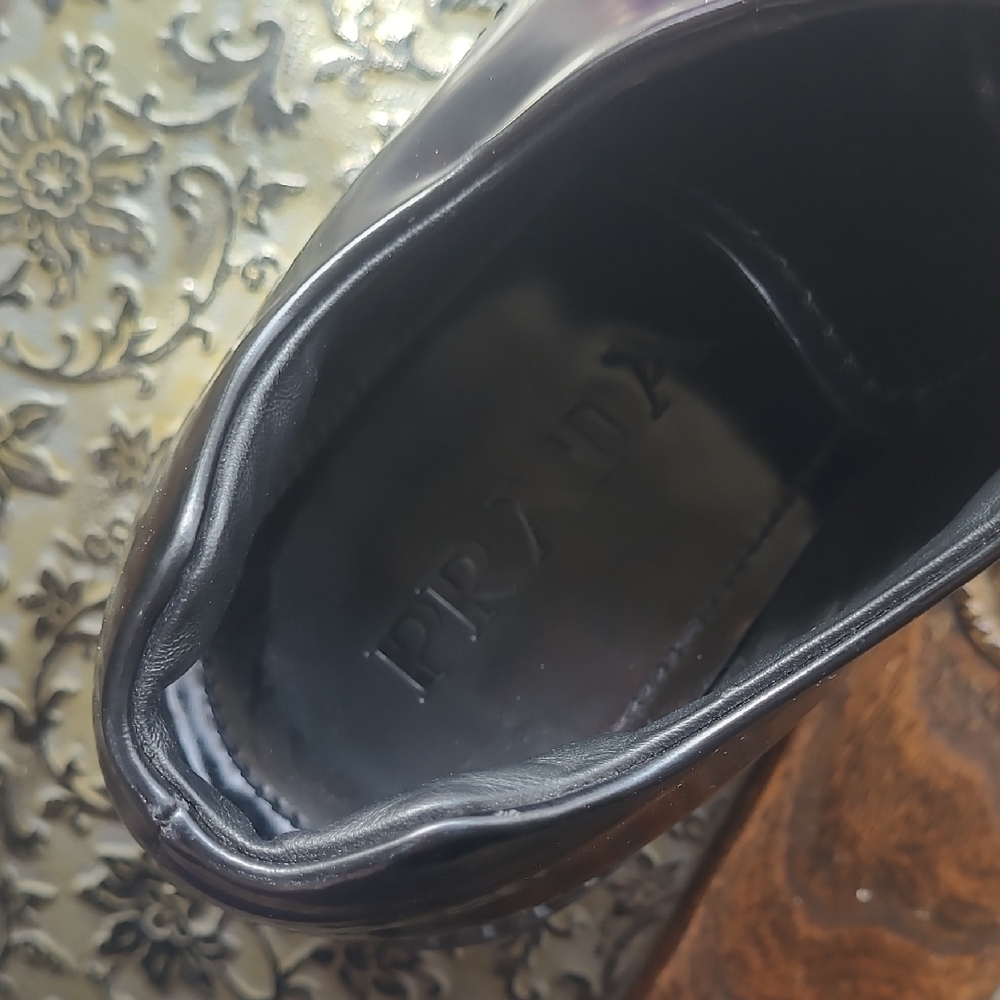 Prada Black Men's Oxfords - Picture 2 of 11
